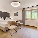 Quality Hosts Arlberg - Goldenes Kreuz Ξενοδοχείο Σανκτ Αντόν αμ Άλμπεργκ
