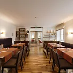 Quality Hosts Arlberg - Goldenes Kreuz Hotel St. Anton am Arlberg