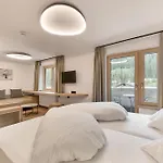 Quality Hosts Arlberg - Goldenes Kreuz Hotel St. Anton am Arlberg