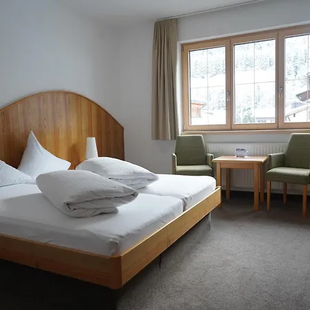 מלון Quality Hosts Arlberg - Goldenes Kreuz