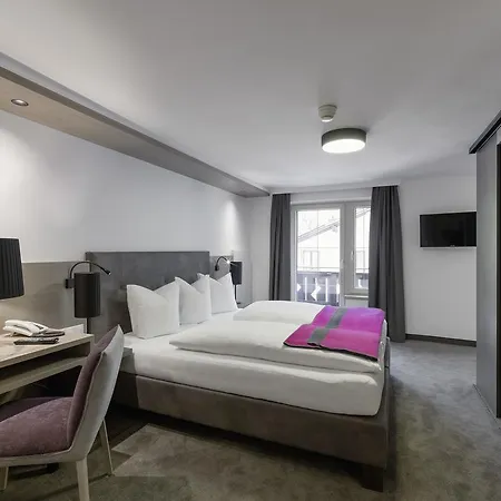 Quality Hosts Arlberg - Hotel Goldenes Kreuz B&B Hotel 3*