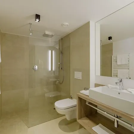 Quality Hosts Arlberg - Hotel Goldenes Kreuz B&B 3* Sankt Anton am Arlberg