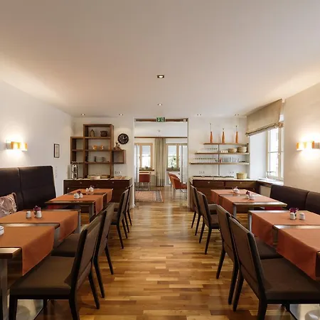 Quality Hosts Arlberg - Hotel Goldenes Kreuz B&B Hotel Sankt Anton am Arlberg