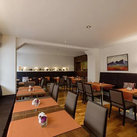 Quality Hosts Arlberg - Hotel Goldenes Kreuz B&B