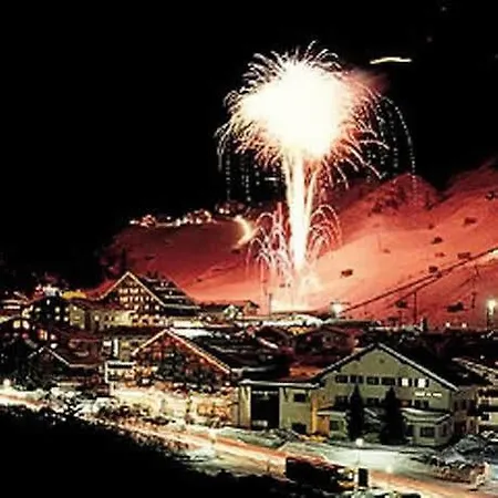 Quality Hosts Arlberg - Hotel Goldenes Kreuz B&B