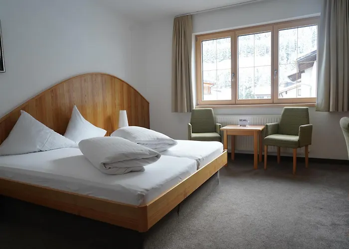 酒店 Quality Hosts Arlberg - Goldenes Kreuz