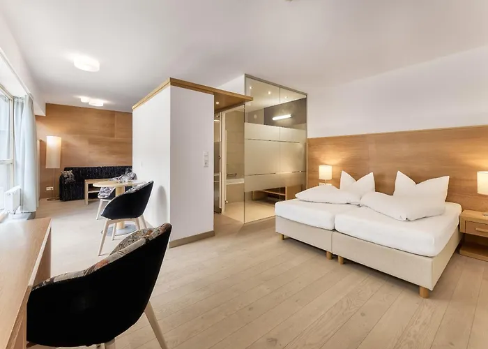 Quality Hosts Arlberg - Goldenes Kreuz 酒店