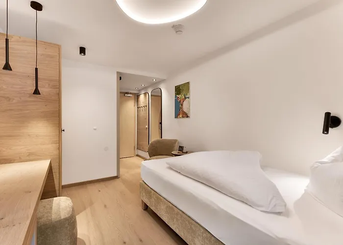 Quality Hosts Arlberg - Goldenes Kreuz 酒店 3*