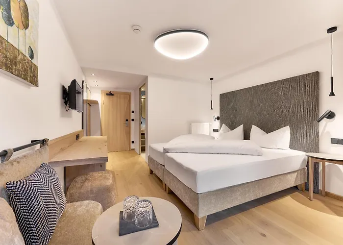 Quality Hosts Arlberg - Goldenes Kreuz 酒店 3*