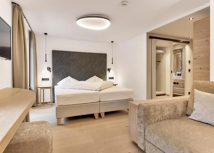 Quality Hosts Arlberg - Goldenes Kreuz 酒店