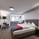 Hotel Quality Hosts Arlberg - Goldenes Kreuz 3*