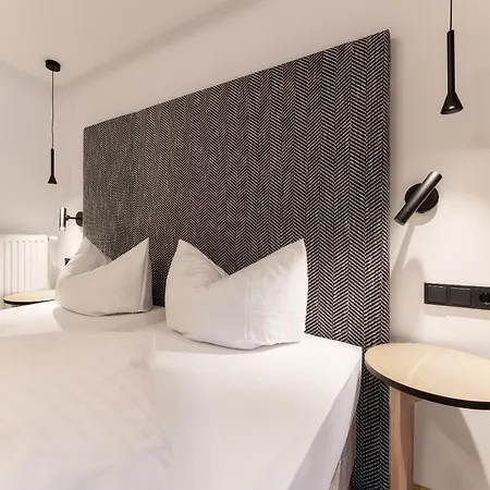 Quality Hosts Arlberg - Goldenes Kreuz - Sommerkarte Premium Inklusive