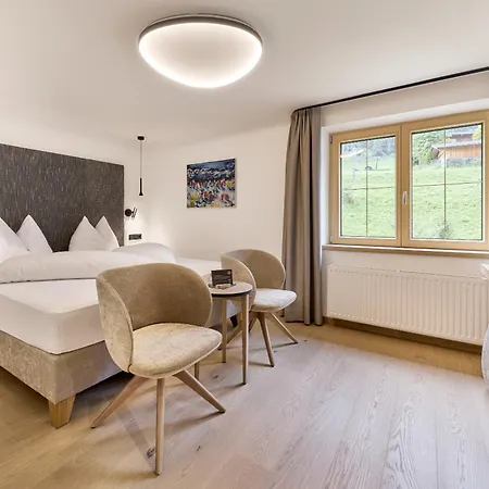 Quality Hosts Arlberg - Goldenes Kreuz - Sommerkarte Premium Inklusive Ξενοδοχείο Σανκτ Αντόν αμ Άλμπεργκ