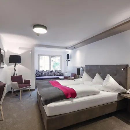 ホテル Quality Hosts Arlberg - Goldenes Kreuz 3*