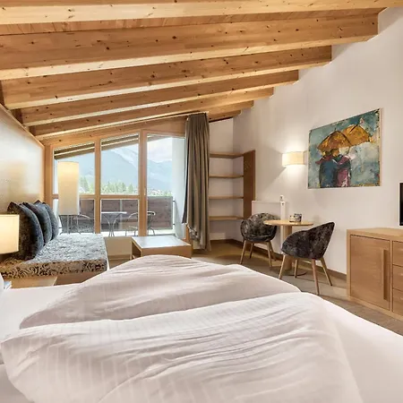 Quality Hosts Arlberg - Goldenes Kreuz 3*