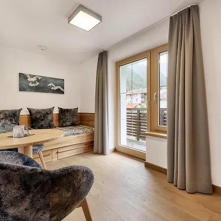 Quality Hosts Arlberg - Goldenes Kreuz 3*