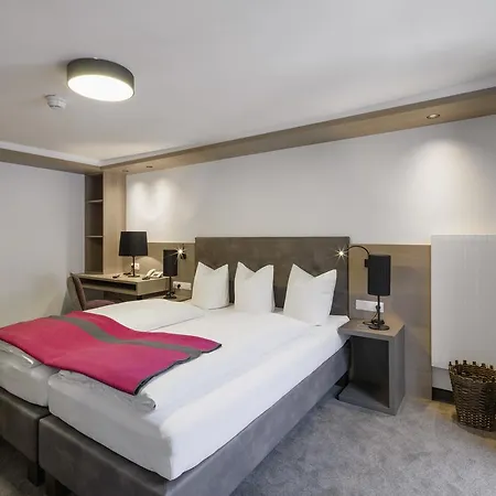 Hotel Quality Hosts Arlberg - Goldenes Kreuz - Sommerkarte Premium Inklusive Sankt Anton am Arlberg