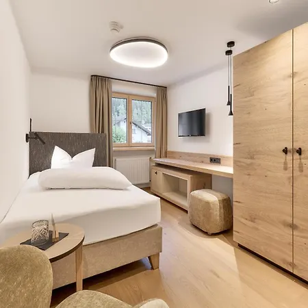 Quality Hosts Arlberg - Goldenes Kreuz - Sommerkarte Premium Inklusive 3*