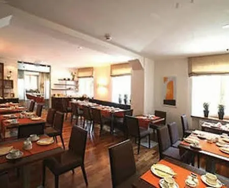 Quality Hosts Arlberg - Goldenes Kreuz ホテル サンクト・アントン・アム・アールベルク