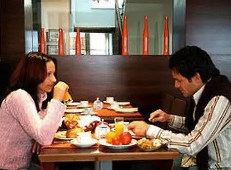 ホテル Quality Hosts Arlberg - Goldenes Kreuz サンクト・アントン・アム・アールベルク